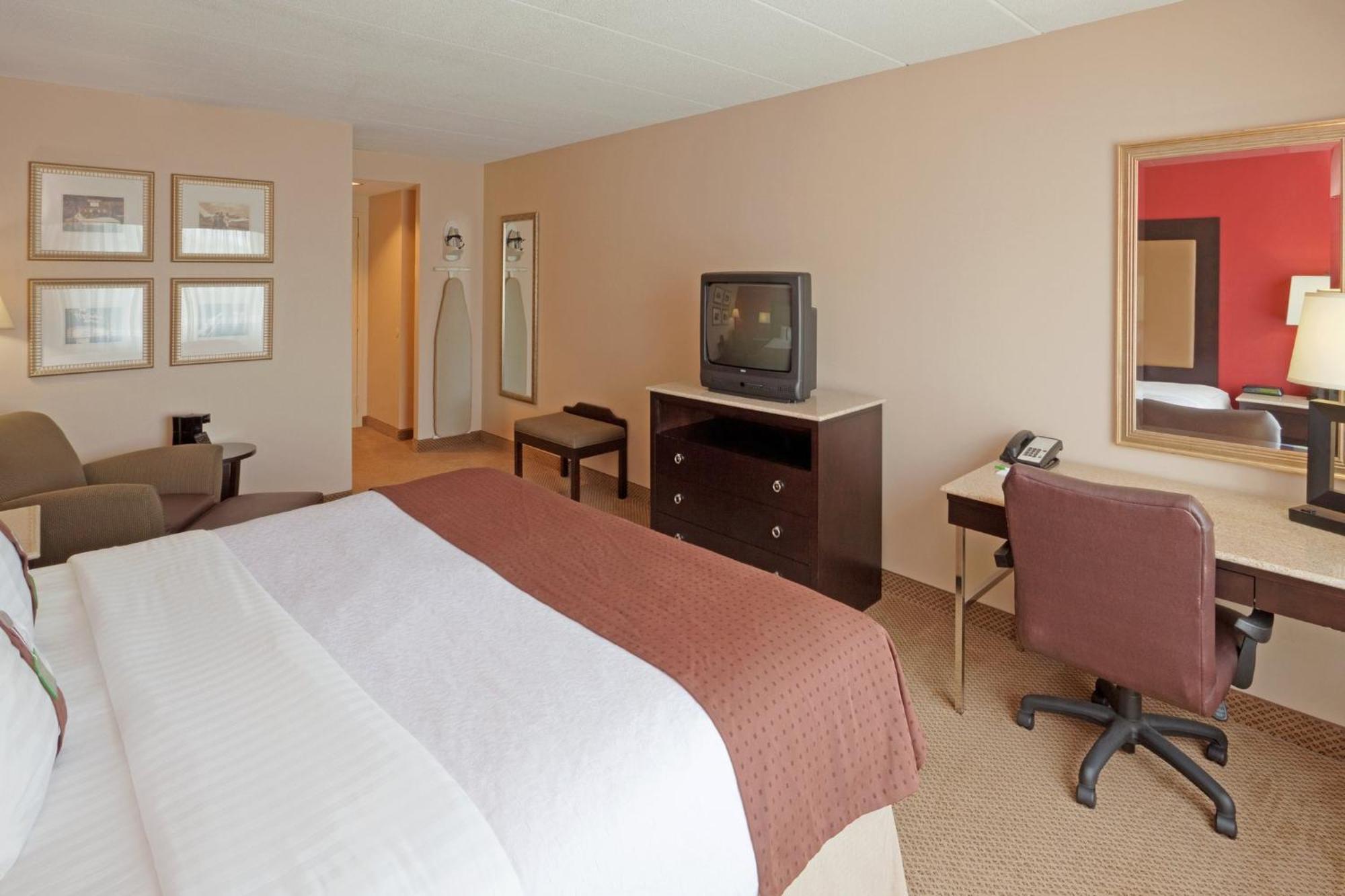 Holiday Inn Portsmouth By Ihg Bagian luar foto