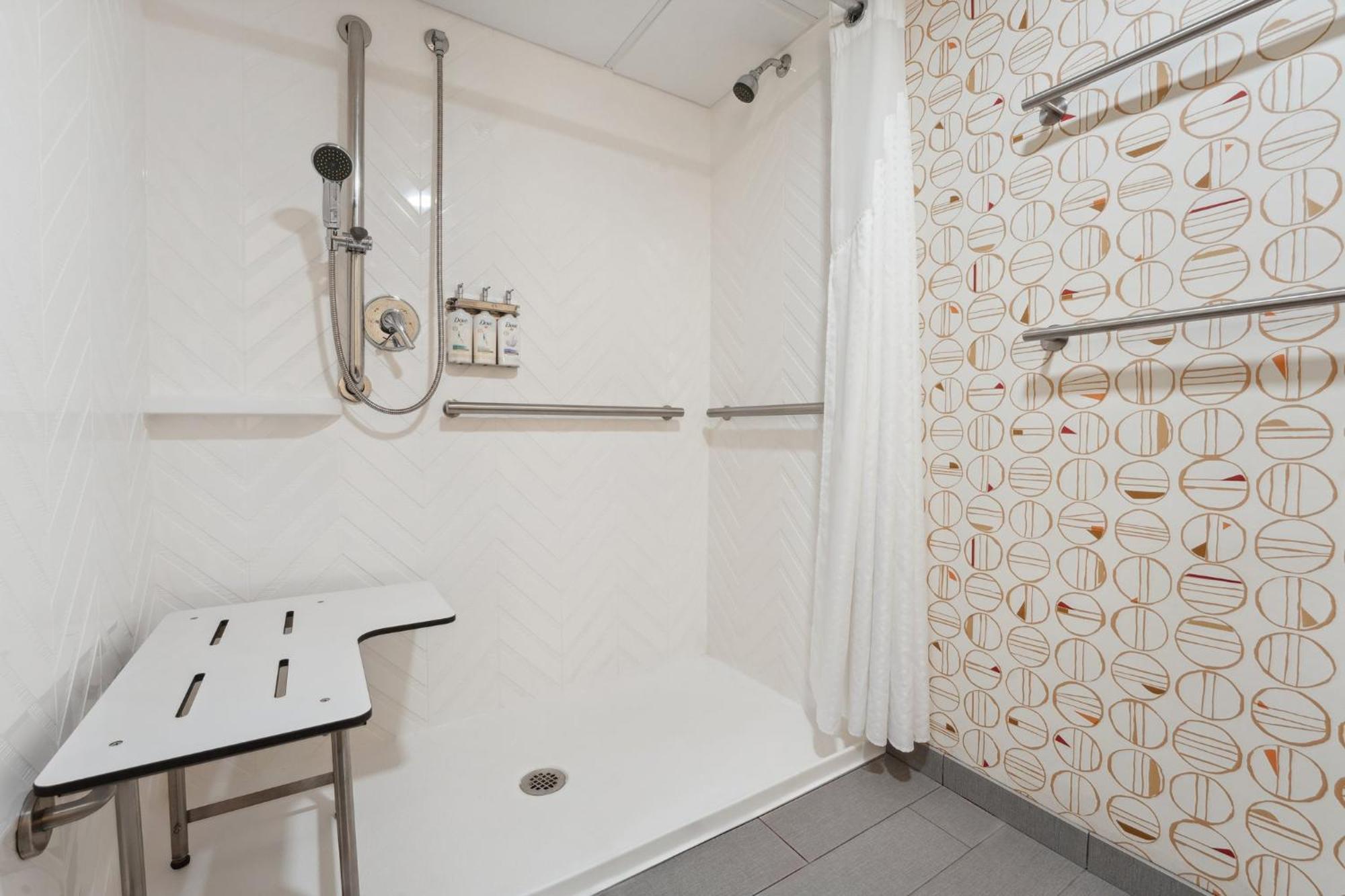 Holiday Inn Portsmouth By Ihg Bagian luar foto