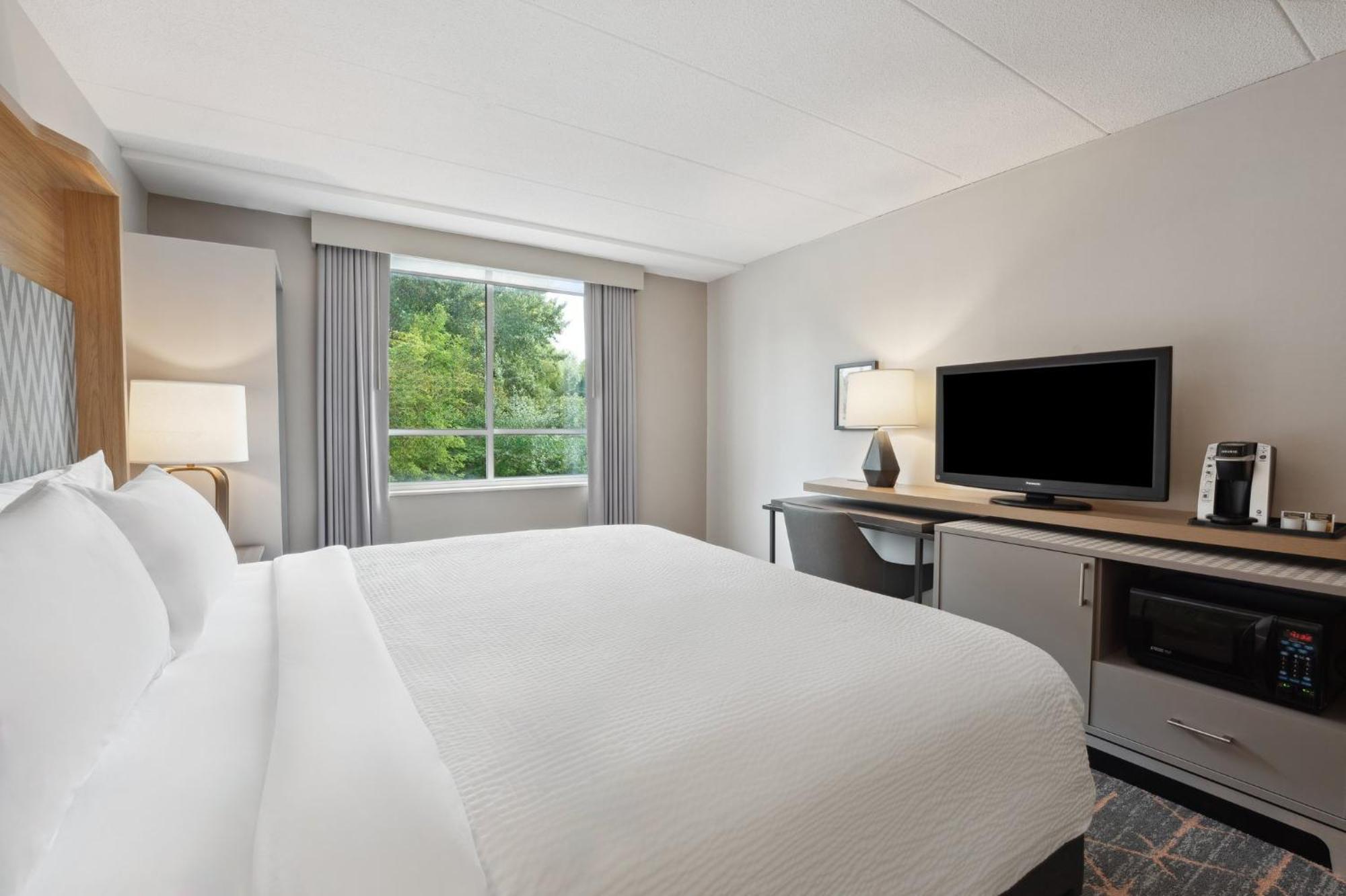Holiday Inn Portsmouth By Ihg Bagian luar foto