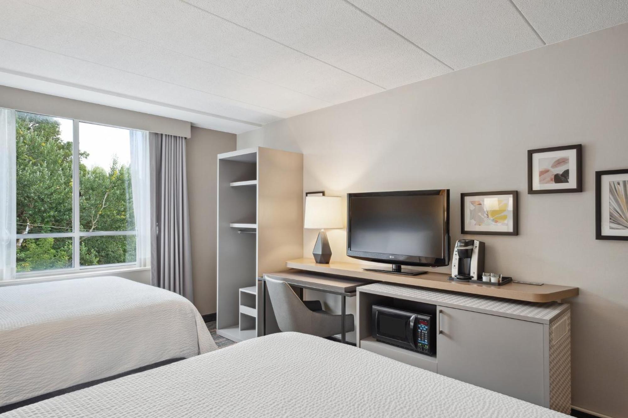 Holiday Inn Portsmouth By Ihg Bagian luar foto