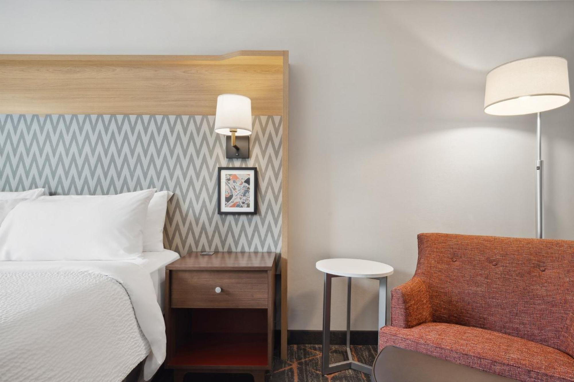 Holiday Inn Portsmouth By Ihg Bagian luar foto