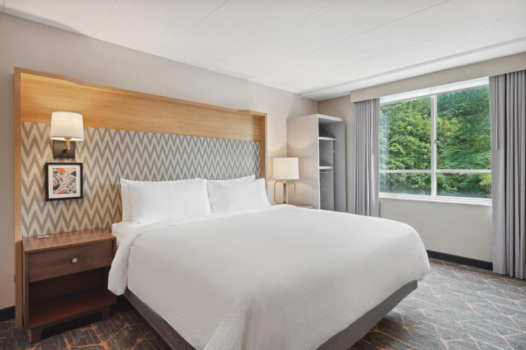 Holiday Inn Portsmouth By Ihg Bagian luar foto
