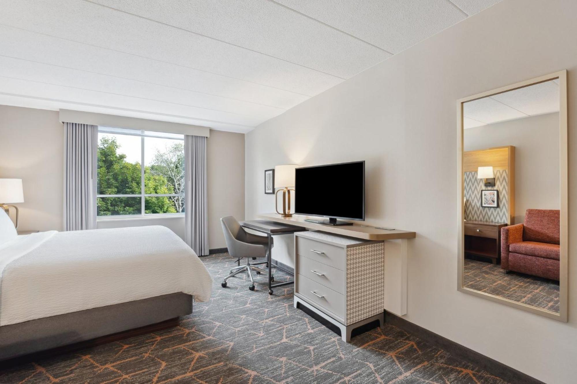 Holiday Inn Portsmouth By Ihg Bagian luar foto
